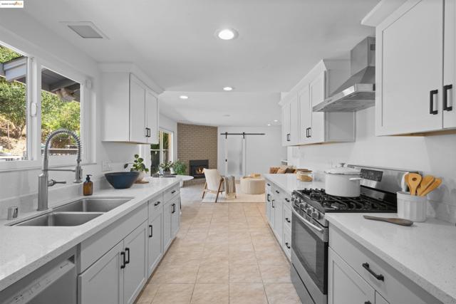 Image 9 of 41 For 7796 Surrey Ln