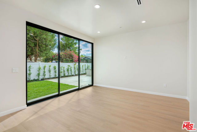 17510 Miranda Street, Encino CA: https://media.crmls.org/mediaz/4f844ce5-b0cf-44ac-a96a-10c540324eaa.jpg