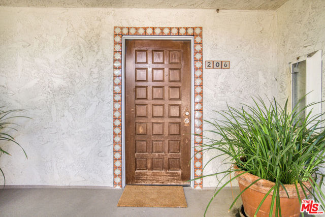 1323 S Carmelina Avenue, Los Angeles CA: https://media.crmls.org/mediaz/4f84a92c-ef05-4d45-be78-b59983de62f8.jpg