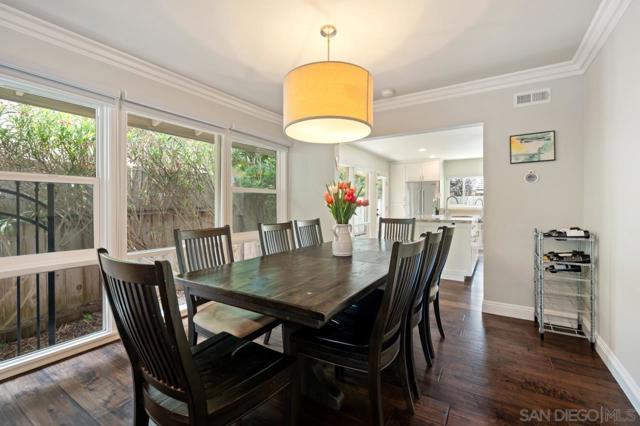 8874 La Jolla Scenic Dr N, La Jolla CA: https://media.crmls.org/mediaz/4f84c15a-7518-45cd-b633-00e6ee02be93.jpg