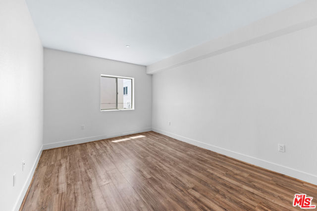 5232 Satsuma Avenue, North Hollywood CA: https://media.crmls.org/mediaz/4f84f10a-6b46-4ec5-b66d-bcaefcac7243.jpg