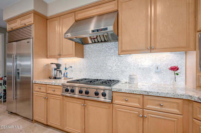 4566 Bluewood Court, Moorpark CA: https://media.crmls.org/mediaz/4f852d12-3331-410c-9111-dcb5b756b5e3.jpg