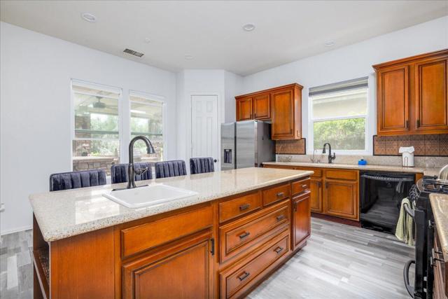 Image 14 of 61 For 49645 Redford Way