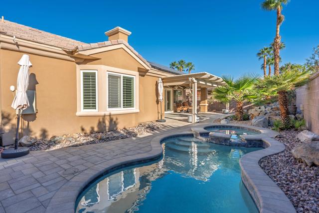 78589 Rainswept Way, Palm Desert CA: https://media.crmls.org/mediaz/4f85681c-78a3-4883-9088-c6f5e211f388.jpg
