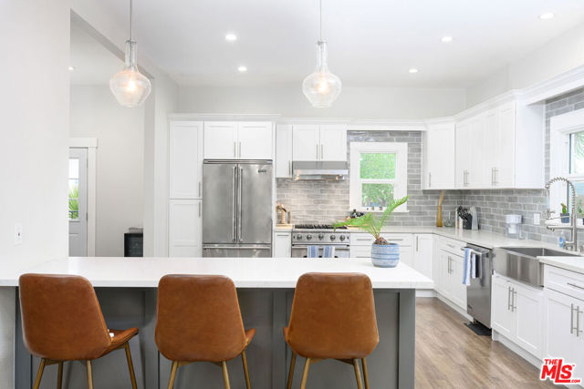 1319 12th Avenue, Los Angeles CA: https://media.crmls.org/mediaz/4f860af6-250d-4a6a-8be7-14b1472cac6f.jpg