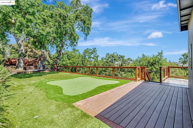 3336 Oak Ct, Lafayette CA: https://media.crmls.org/mediaz/4f86d537-edcc-46ff-a0bf-39dea592be9d.jpg