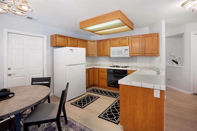 16935 Sugar Pine Dr, Morgan Hill CA: https://media.crmls.org/mediaz/4f8716b9-f215-4961-a75a-45b57b7a29af.jpg
