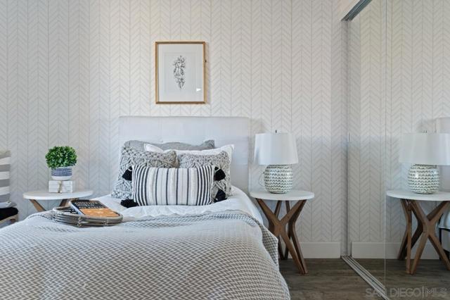 500 W Harbor Dr, San Diego CA: https://media.crmls.org/mediaz/4f882283-8740-4d1a-a9d3-ca542be2ad08.jpg