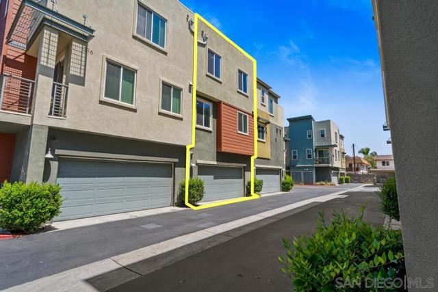 316 Antoni Glen, Escondido CA: https://media.crmls.org/mediaz/4f88c99e-655c-447a-adf5-554975e7a803.jpg