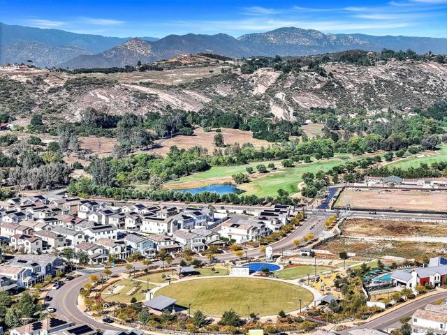 28079 Harvest Ct, Valley Center CA: https://media.crmls.org/mediaz/4f88f4f4-34d7-49c6-846d-1047893c9b57.jpg