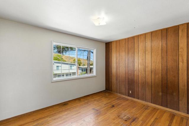 541 Diamond Avenue, South San Francisco CA: https://media.crmls.org/mediaz/4f88f7a4-fa25-4280-9432-7bd6b19ad563.jpg