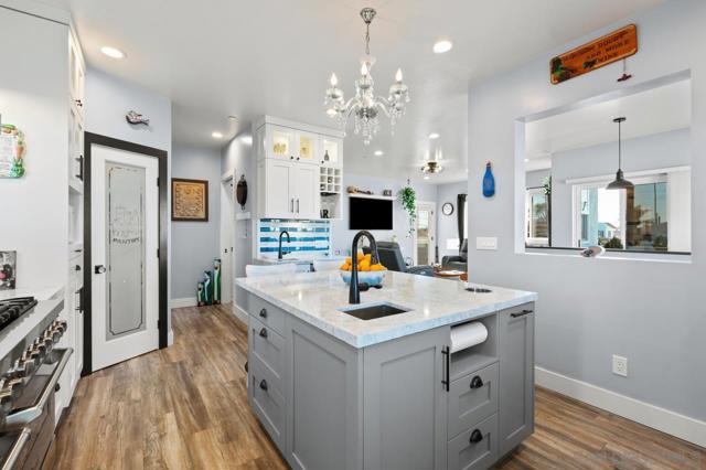 413 Delaware St, Imperial Beach CA: https://media.crmls.org/mediaz/4f89148d-9ecd-43e8-9211-c6bc03a1cdd6.jpg