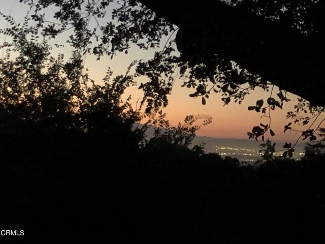 2880 Holliston Avenue, Altadena CA: https://media.crmls.org/mediaz/4f8945b9-e5b0-4eb5-aeea-9da99dfef2e7.jpg