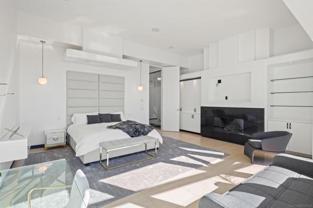 3515 Union St, San Diego CA: https://media.crmls.org/mediaz/4f89572f-6f76-4449-bd7e-8c018cc42f3d.jpg