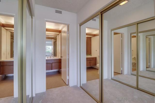 4402 Collwood Ln, San Diego CA: https://media.crmls.org/mediaz/4f898745-e2ec-4e76-8c4e-042663e9e2ea.jpg