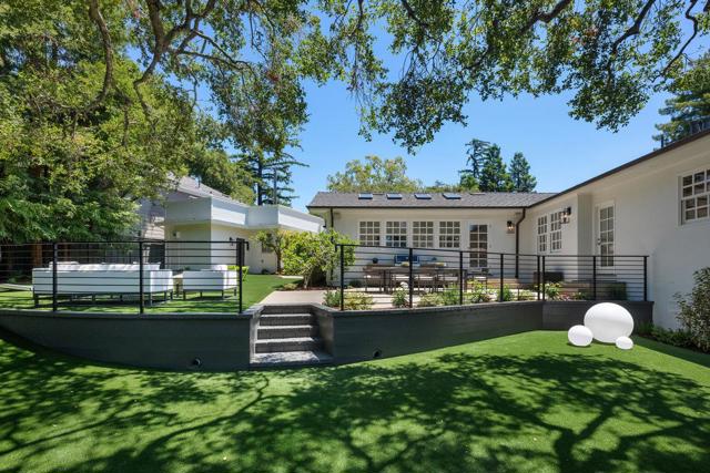 130 Stonehedge Road, Hillsborough CA: https://media.crmls.org/mediaz/4f89e24a-bcc0-4afc-8039-29c5146b7258.jpg