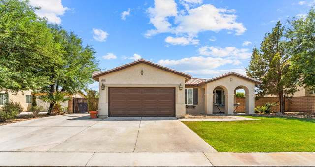 80619 Stortford Avenue, Indio CA: https://media.crmls.org/mediaz/4f8a0f71-8a66-4e7f-a0f1-2a399ad32514.jpg
