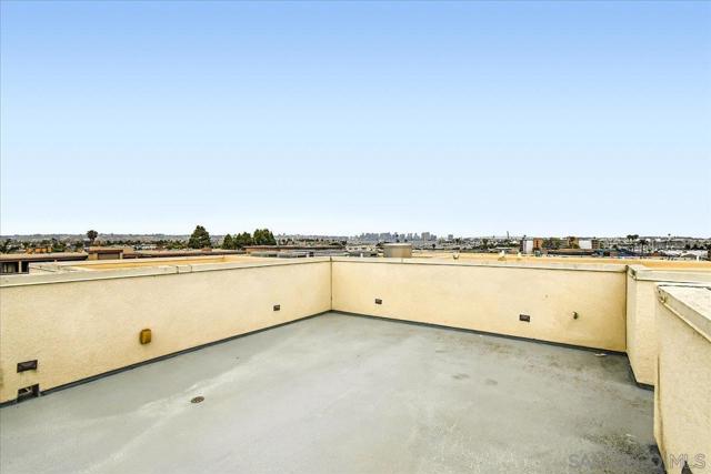 3128 Canon St, San Diego CA: https://media.crmls.org/mediaz/4f8abf7a-1ca3-4be0-afa6-4948a29615e2.jpg