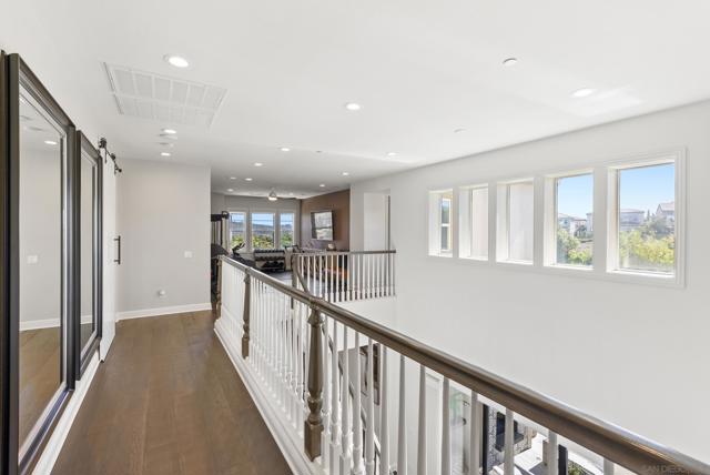 4706 Chase Ct, Carlsbad CA: https://media.crmls.org/mediaz/4f8adc95-1bbc-4bc2-9297-3410c5069e8a.jpg