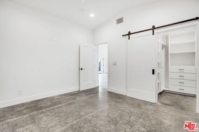 2723 Burkshire Avenue, Los Angeles CA: https://media.crmls.org/mediaz/4f8b1125-7a7d-4b38-b50e-287a7189a079.jpg