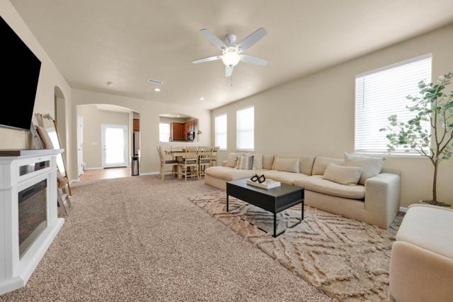 21 Sycamore Street, Greenfield CA: https://media.crmls.org/mediaz/4f8b1caa-63b3-413c-aa89-28a3aa150bc1.jpg