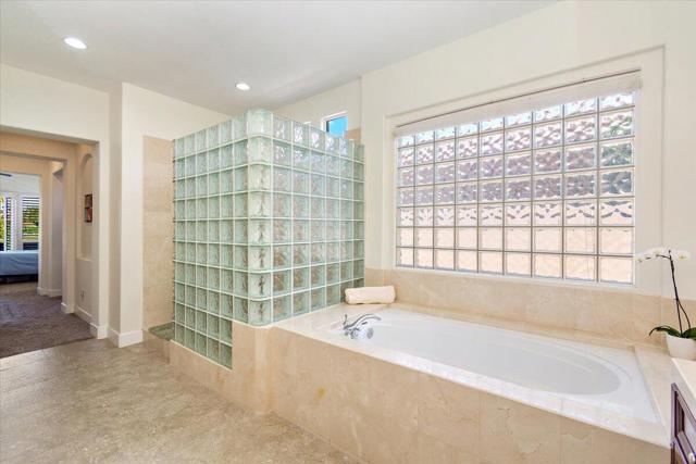 79700 Citrus Street, La Quinta CA: https://media.crmls.org/mediaz/4f8b5c1b-3c60-4044-8991-6a297e6495a9.jpg