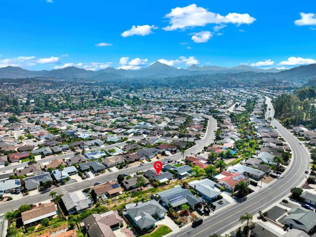 12093 Callado Dr, San Diego CA: https://media.crmls.org/mediaz/4f8bcbf6-e5cd-4b94-bbc1-b01a26b1451c.jpg