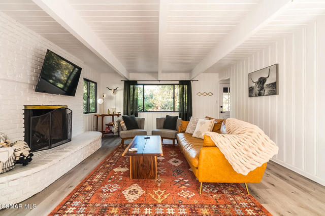 28989 Palisades Drive, Lake Arrowhead CA: https://media.crmls.org/mediaz/4f8d2fa3-b4a1-4126-a20f-4b8623b901d4.jpg