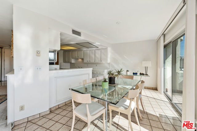 Drew Fenton | 836 S Bundy Drive Los Angeles CA | MLS: 7113379