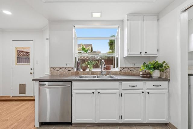 38 Devonshire Avenue, Mountain View CA: https://media.crmls.org/mediaz/4f8e1b16-402d-41e6-8982-c0f82104492a.jpg