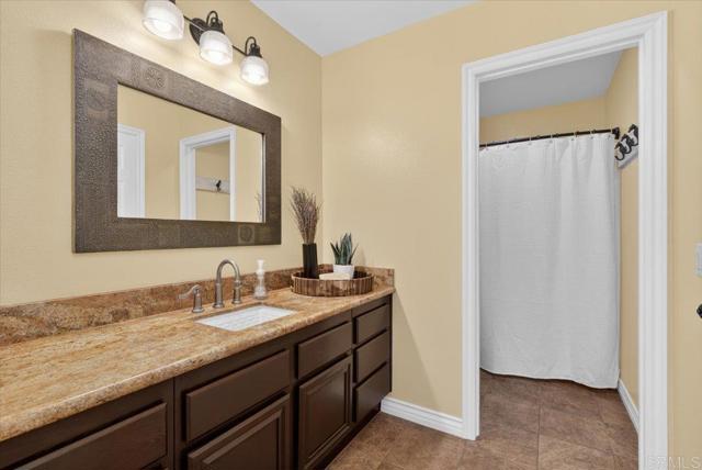 Detail Gallery Image 21 of 42 For 161 Willow Meadow Pl, Escondido,  CA 92027 - 3 Beds | 3 Baths