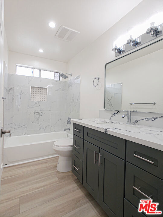 17200 Roscoe Boulevard, Northridge CA: https://media.crmls.org/mediaz/4f8e41bf-ced6-4e8c-beaa-6cc678fc6356.jpg