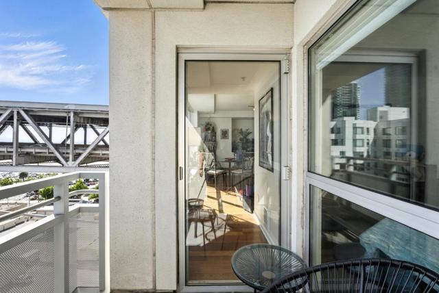 400 Beale Street, San Francisco CA: https://media.crmls.org/mediaz/4f8f11bd-7116-4e5a-b8c7-21d408edf817.jpg