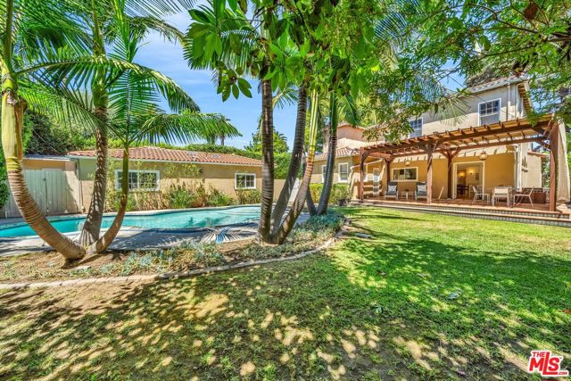 1709 Buckingham Road, Los Angeles CA: https://media.crmls.org/mediaz/4f8f2fe7-8a80-4ccc-84d0-2b032352d329.jpg