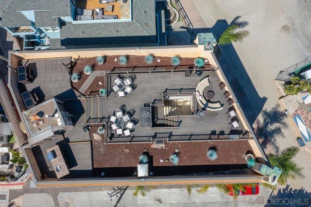 2808 Bayside Walk, San Diego CA: https://media.crmls.org/mediaz/4f9001b5-6f23-4a45-b9c6-6df7cc932664.jpg