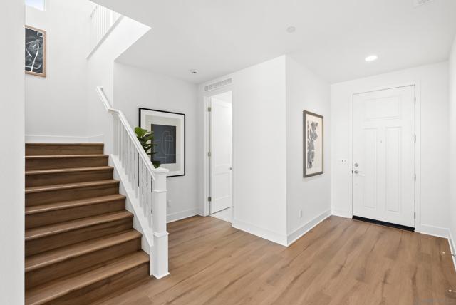 948 Visalia Pl, San Marcos CA: https://media.crmls.org/mediaz/4f9033ac-6ea6-4b9c-b20c-7da750cef221.jpg