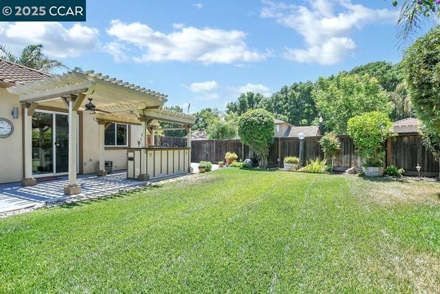 513 Mendota St, Brentwood CA: https://media.crmls.org/mediaz/4f90dbd7-e4f3-42f5-b4eb-9e4a6dc184a5.jpg