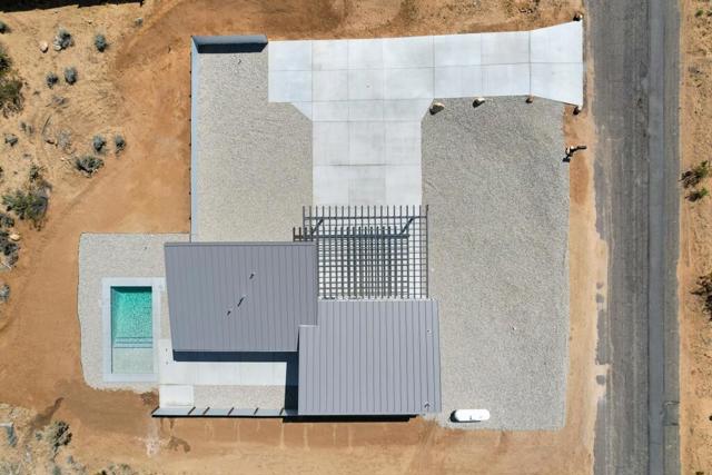 6689 Torres Avenue, Joshua Tree CA: https://media.crmls.org/mediaz/4f911f24-32f7-44cd-82f1-138f9ca8ddbf.jpg