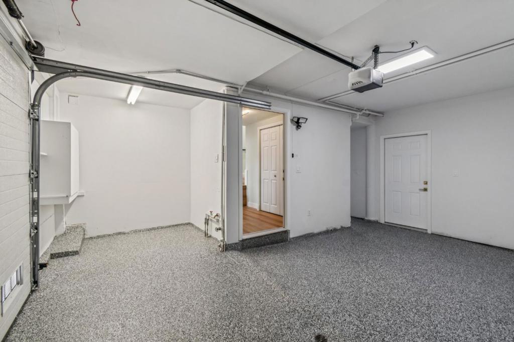https://media.crmls.org/mediaz/4f91721f-c8da-4159-9176-6e0371709b19.jpg?preset=X-Large