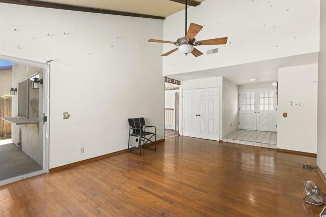 Detail Gallery Image 4 of 13 For 13517 Del Marino Ave, Poway,  CA 92064 - 3 Beds | 2 Baths