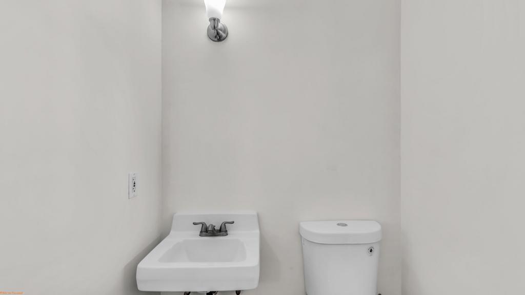 https://media.crmls.org/mediaz/4f91f0dd-0883-4c93-9079-e5be03eb06d8.jpg?preset=X-Large