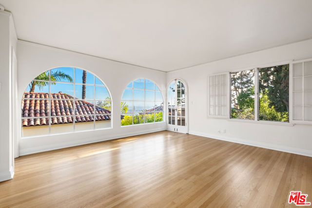 2063 Grace Avenue, Los Angeles CA: https://media.crmls.org/mediaz/4f91f996-7d15-4e38-9819-3474bc1a2d46.jpg