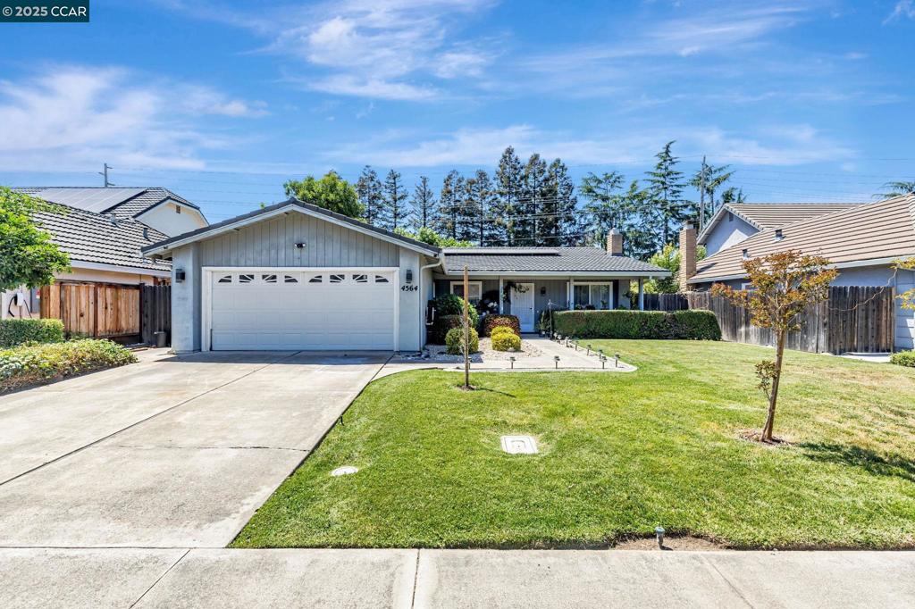 4564 Winding River Cir