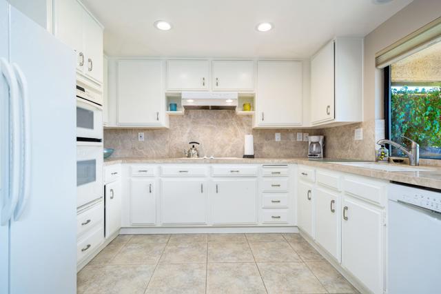 153 Camino Arroyo N, Palm Desert CA: https://media.crmls.org/mediaz/4f933d78-629e-4df9-b291-0356b281ad98.jpg
