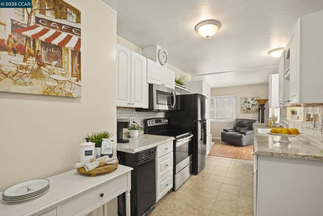 Image 7 of 33 For 2279 Saint George Dr