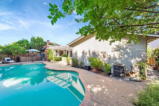 6555 Timberview Drive, San Jose CA: https://media.crmls.org/mediaz/4f9426e3-2719-437b-9244-9427bd48879f.jpg