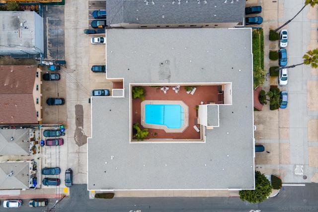 5015 Cape May Ave, San Diego CA: https://media.crmls.org/mediaz/4f943588-52bc-4838-9108-c86d8df7b9fd.jpg