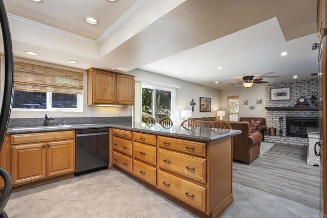 Detail Gallery Image 21 of 54 For 1668 Avenida Cherylita, El Cajon,  CA 92020 - 4 Beds | 2/1 Baths