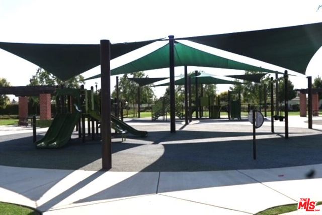 3719 Pathway Court, Bakersfield CA: https://media.crmls.org/mediaz/4f94c624-2930-4c28-bb46-75690d992ff3.jpg