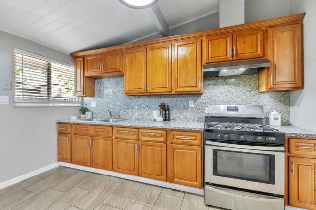 1369 Bal Harbor Way, San Jose CA: https://media.crmls.org/mediaz/4f95362a-acb8-40d1-b1a4-ea39a97a3407.jpg